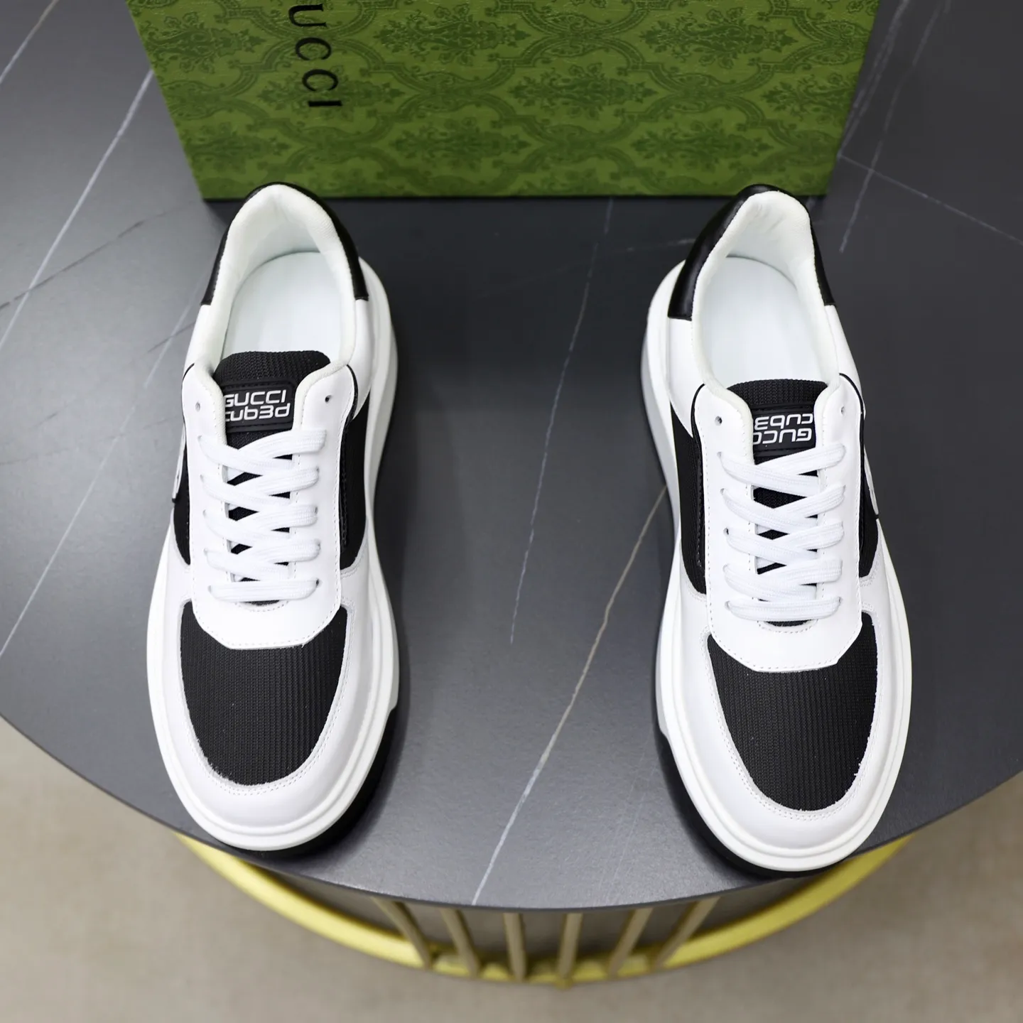 Ex-factory price: 462💰🙅‍♂️🙅‍♂️🙅‍♂️ Brand: GUCCI Standard code: 38-44 (45 customized) Grade: Same as the official website Material: Original material splicing Comfortable and breathable lining Lightweight and wear-resistant sports outsole Style category: Men's fashionable casual shoes Running sneakers Distinguished luxury brand elements Top luxury Color: actual picture color